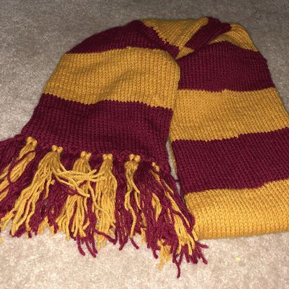 Knitted Gryffindor scarf